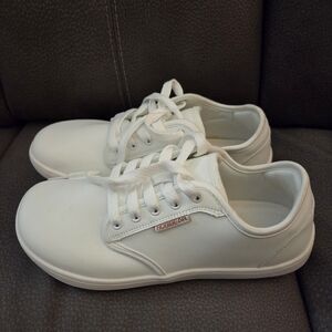 HOBIBEAR minimalist barefoot shoes/ sneakers -white faux leather-size 39 (8-8.5)